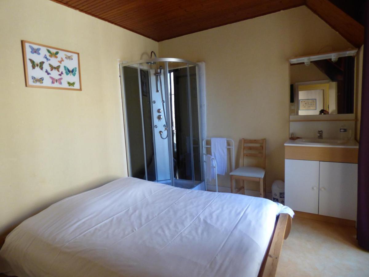 L'Auberge Du Petit Bonheur Le Verger Bagian luar foto